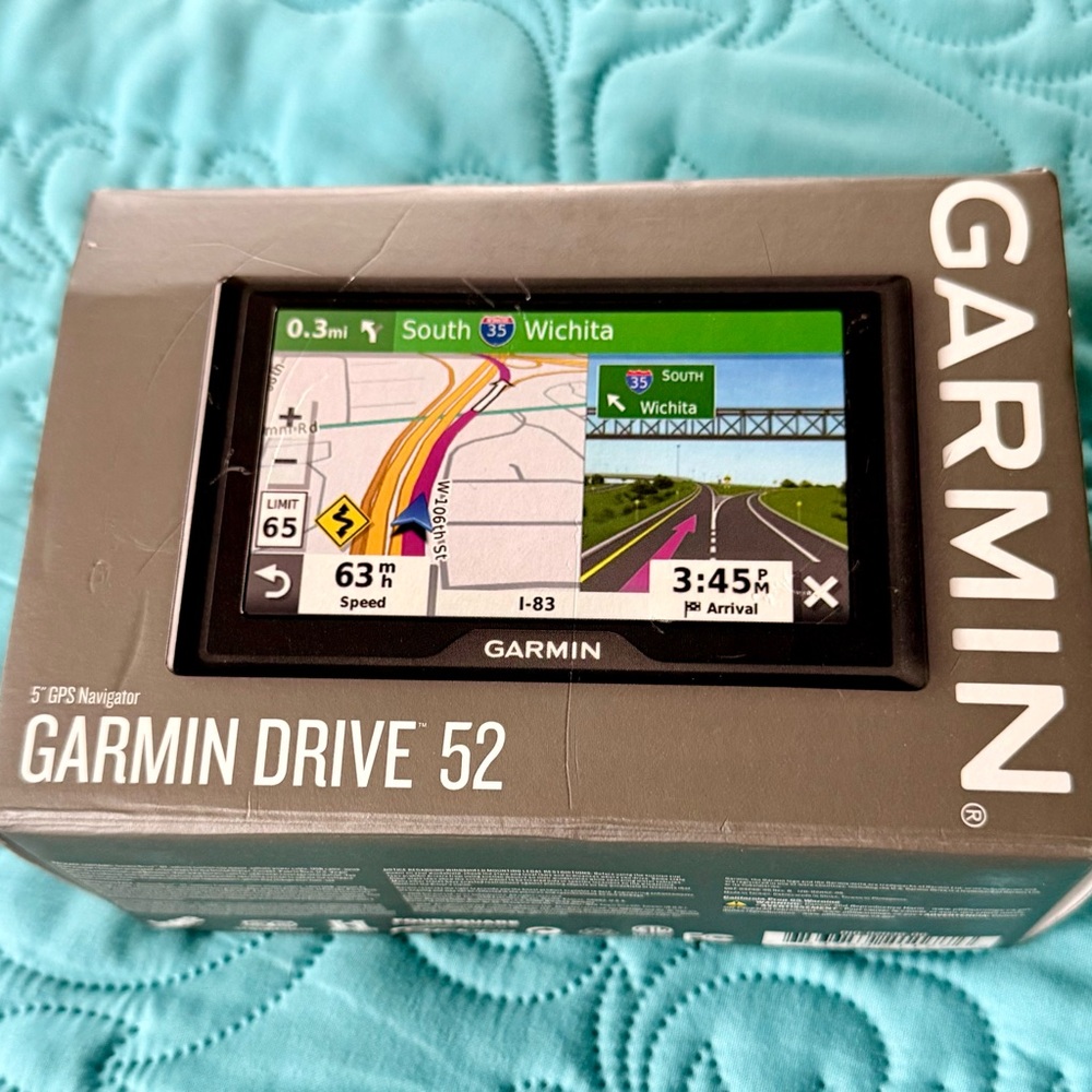 Like New 😎 Garmin Drive 52 GPS with Black and Gray Display!! 👍🏻 - Picture 2 of 4
